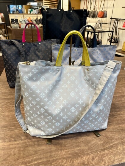 【2WAY 軽量トートバッグ】持ってびっくりの軽さ！