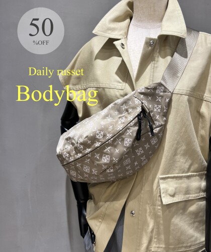 【50%OFF】ナイロンプリントボディバッグ