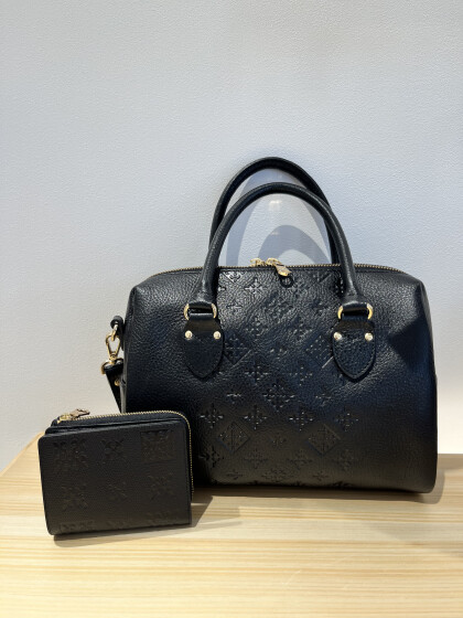 【NEW!】レザー型押しミニ財布