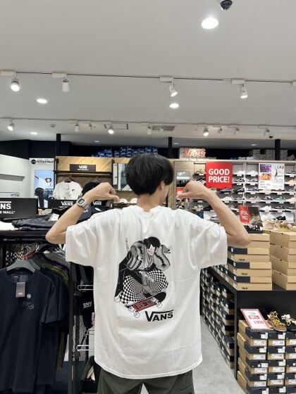 日本限定！！VANSオリジナルTシャツ