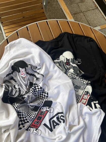 日本限定！！VANSオリジナルTシャツ
