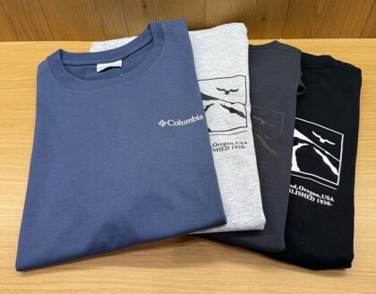 【🏔バックプリント半袖Tシャツ👕✨】