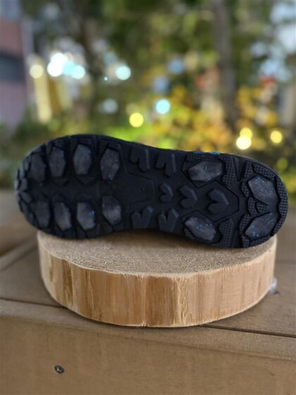 【🧊🧊氷の上でも滑らない靴⛸✨】