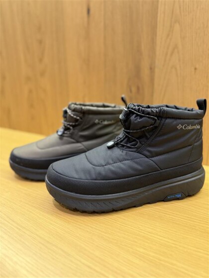 【🧊🧊氷の上でも滑らない靴⛸✨】