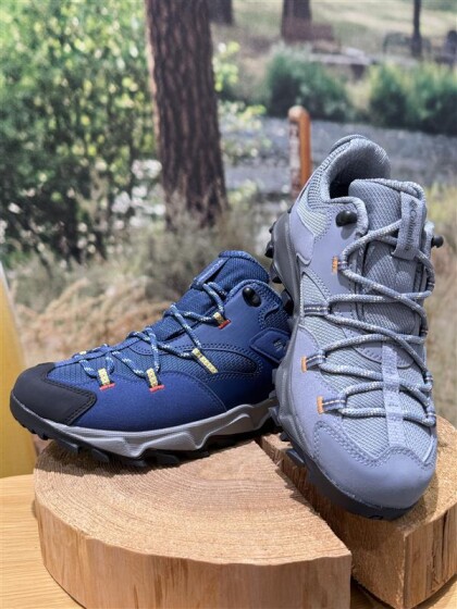【🟦Columbia定番のセイバーアウトドライ👟✨】