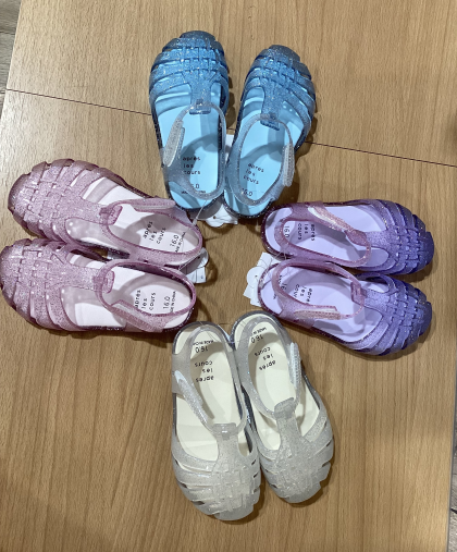 子ども服【人気サンダル入荷‼︎】