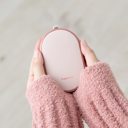 暖かいを先取り🍂大人気　繰り返し使えるカイロも入荷してます✨