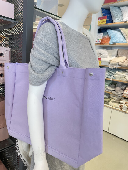 トレンド感たっぷりファーポーチ🐑🤍🆕カラーロゴトートバッグ💐