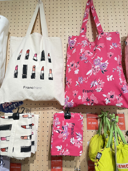 おしゃれで機能的なトートバッグ👜✨