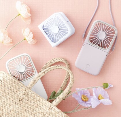 大人気❣️見た目も機能もさらにスマートに🤍ミニマルなデザインが魅力の次世代型ハンディファンが入荷いたしました💁🏼‍♀️✨