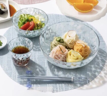 🎐暑い時期に涼しく感じるガラス食器が入荷しました✨️🥂