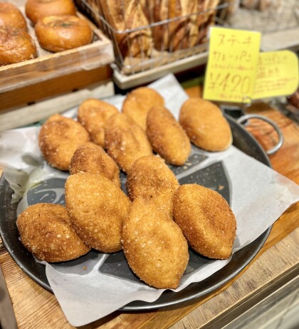 『クワガタパン』販売中です！