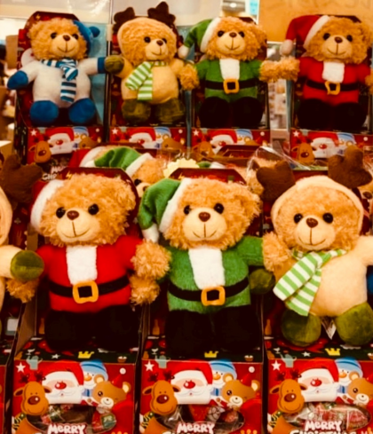 数量限定お早めに❣️クリスマスのコスチュームをまとったベアーのマスコットが 入荷しました🐻❤️ (アップルキャンディが約7個入り)