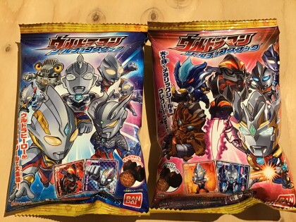 ウルトラマン🍫シールチョコスナック