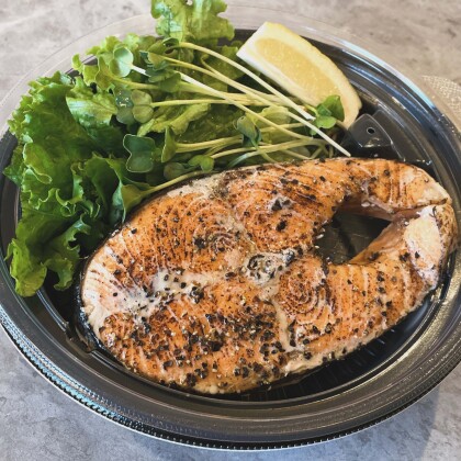食べ応え満点❕✨【大判銀鮭のオリーブステーキ定食】