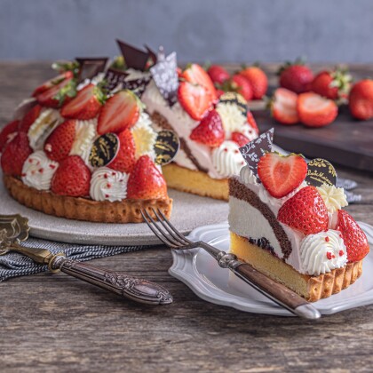 12月のおすすめはあまおうのタルト