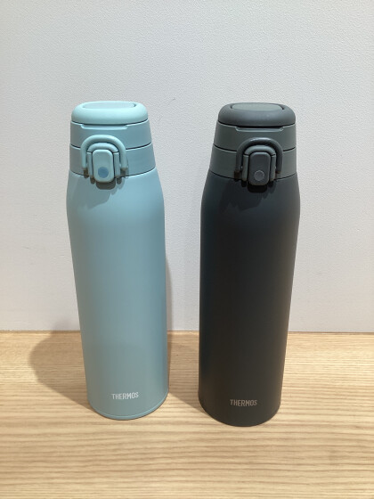 1Lのループ付き水筒入荷しました✨
