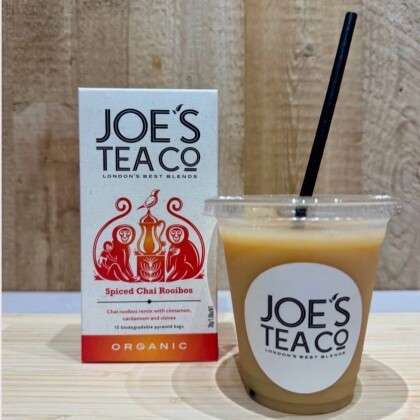 イギリス発オーガニックティーブランド【JOE'S TEA】 スパイシーチャイルイボスのミルクティー🌱