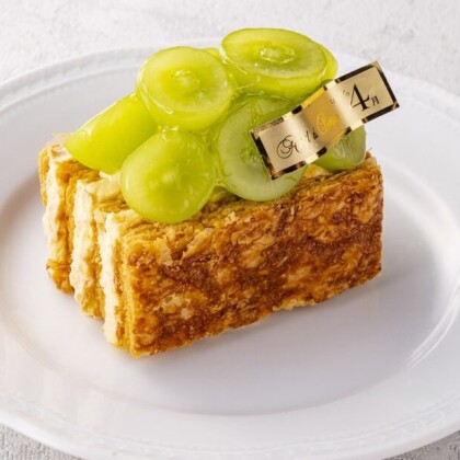 香り高く華やかでジューシーなシャインマスカットミルフィール