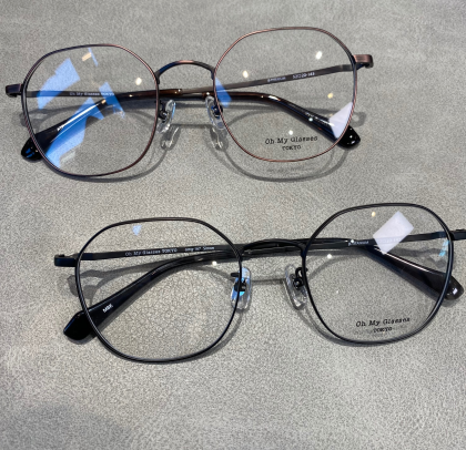 ✨【新入荷】小顔効果メガネ✨